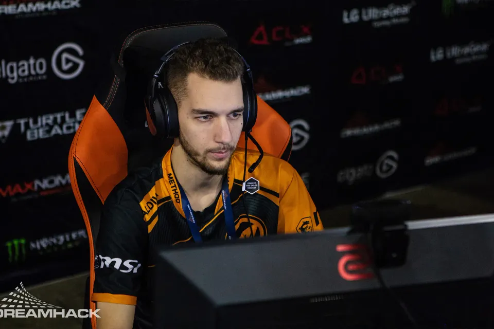 Method player in the team jersey at a competition