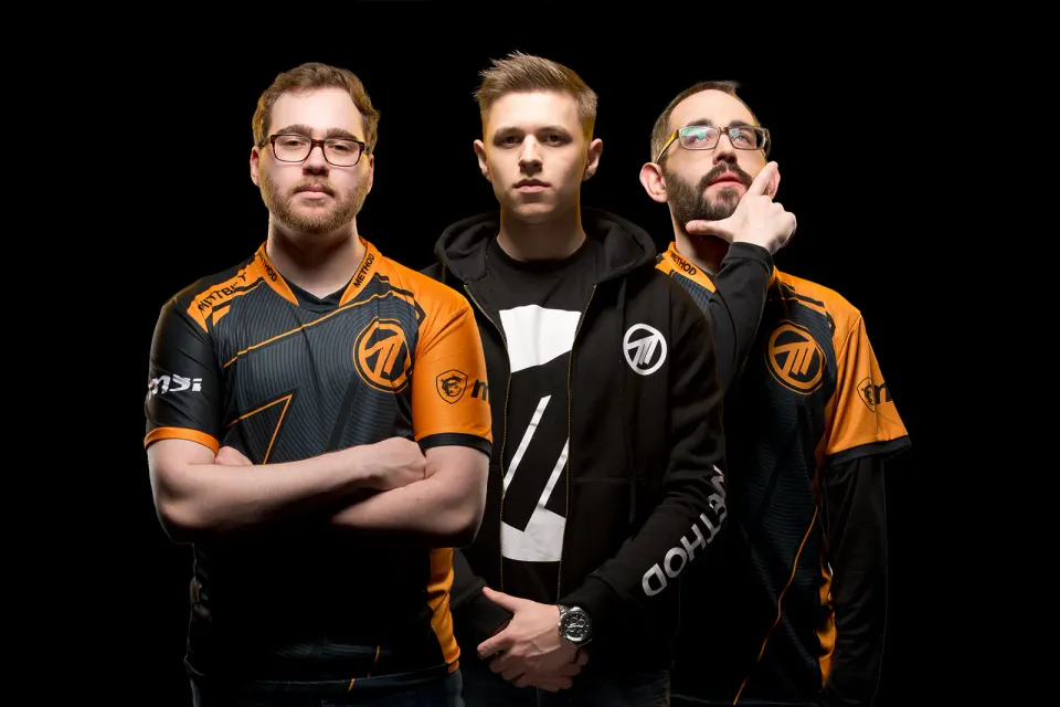 Method team in jerseys